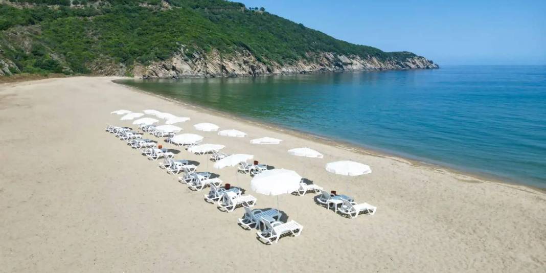 Akvaryumu andıran koyu ile dikkat çekiyor, kapısı denize açılıyor! İzmir ya da Muğla değil: 173 kişilik nüfusu şaşırtıyor 3